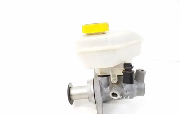 Master brake cylinder