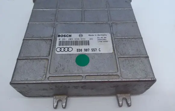 Audi A4 S4 B5 8D Engine control unit/module 8D0907557