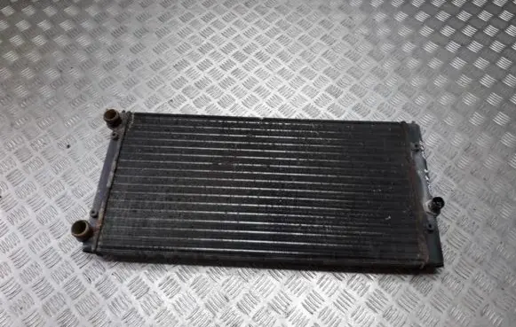 Volkswagen Golf III Coolant radiator 1h0121253d