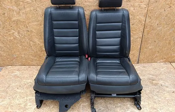 Volkswagen Touareg I Front driver seat 