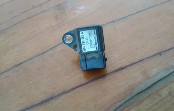 Audi 100 S4 C4 Air pressure sensor 046130385A