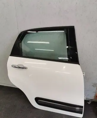 Fiat 500L Rear door 268