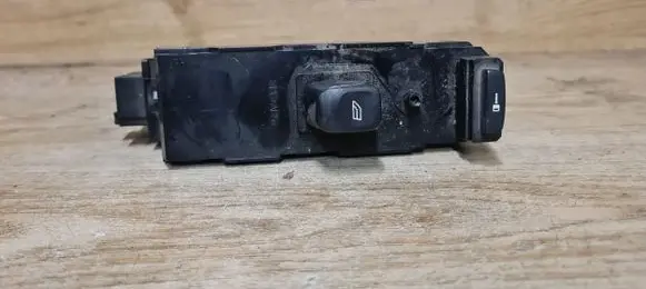 Volvo S60 Electric window control switch 30739078
