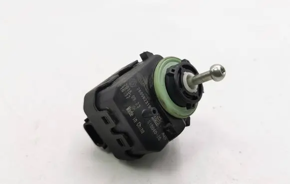Renault Kadjar Headlight level adjustment motor 260562319R 20150923 01004020