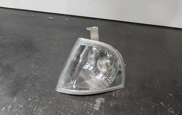 Skoda Octavia Mk1 (1U) Front indicator light 18A208B
