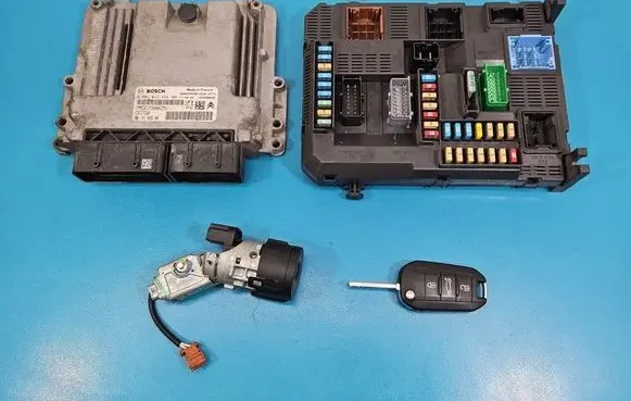 Peugeot 301 Engine control unit/module ECU 0281032456 IMPRK1565541