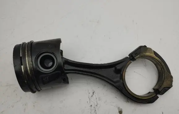Mercedes-Benz ML W164 Piston with connecting rod