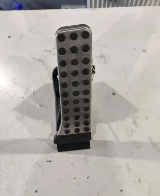Mercedes-Benz C W205 Accelerator throttle pedal A2053000104