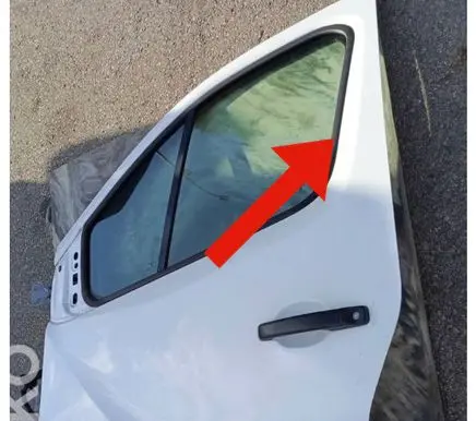 Opel Vivaro Rubber seal front coupe door window