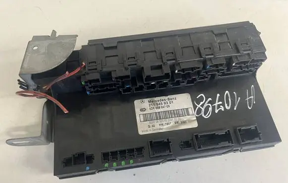 Mercedes-Benz E W211 Fuse box set 2115459301