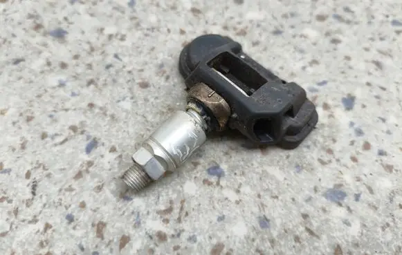 Maserati Ghibli Tire pressure sensor CCAJ13LP0300T2