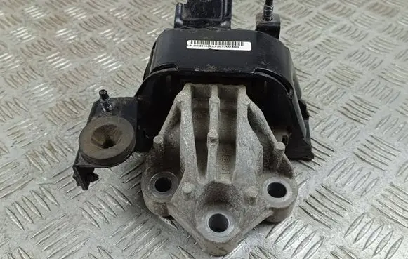 SsangYong Korando Gearbox mount QIY001043 574AK8000