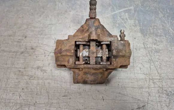 Mercedes-Benz E W124 Rear brake caliper