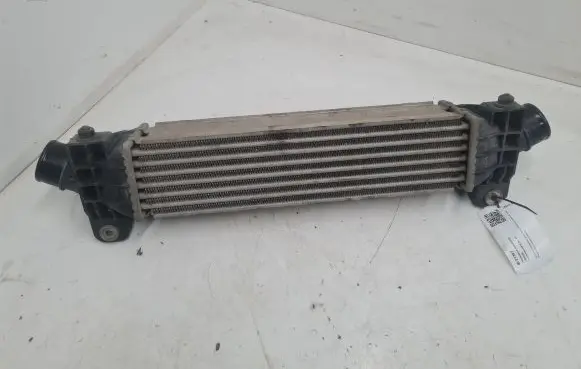 Ford Mondeo Mk III Intercooler radiator 868963A