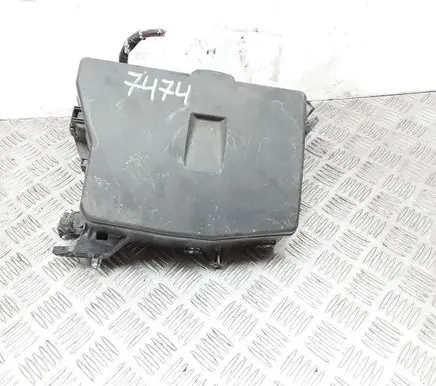 Toyota Avensis T270 Fuse box set 7379R0A1