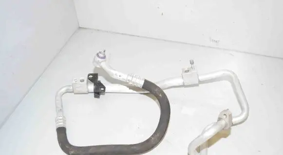 Air conditioning (A/C) pipe/hose