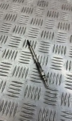 Opel Astra H Glow plug 0250202137