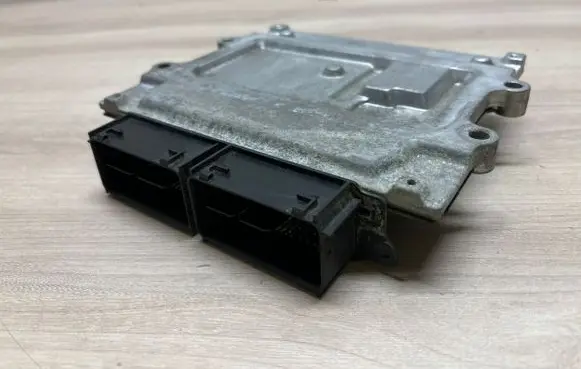 Volvo S90, V90 Engine control unit/module 32242005
