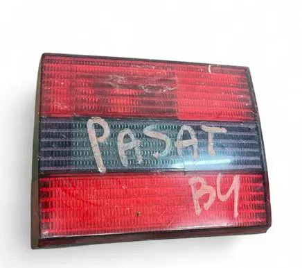 Tailgate rear/tail lights