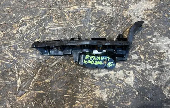 Front bumper mounting bracket