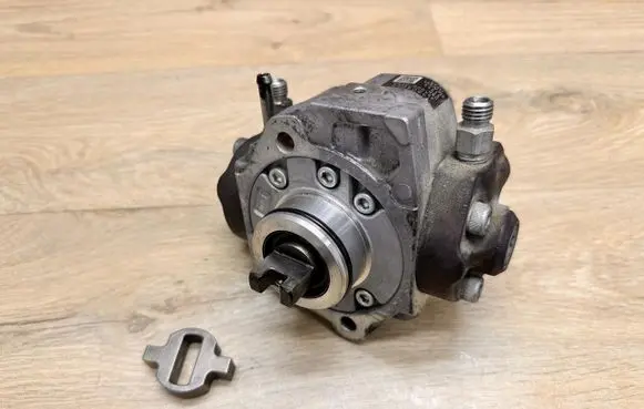 Mitsubishi Outlander Fuel injection high pressure pump 2940000993