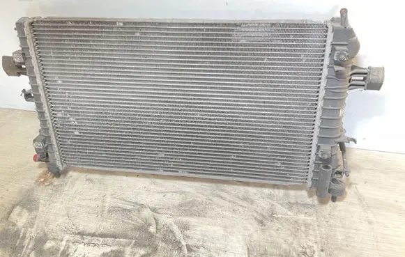 Opel Astra H Coolant radiator 13128801