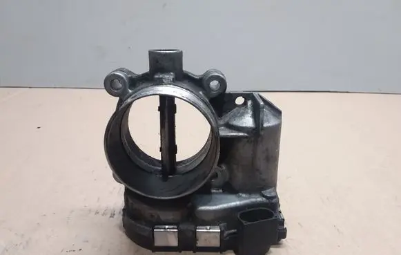 Volvo V70 Throttle valve 07W082 0281002701 8692720