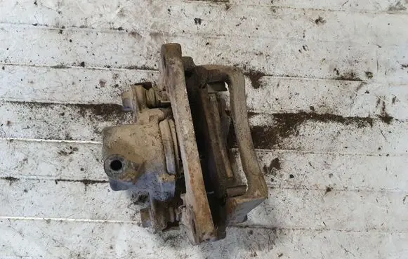Toyota Land Cruiser (HDJ90) Rear brake caliper NOCODE