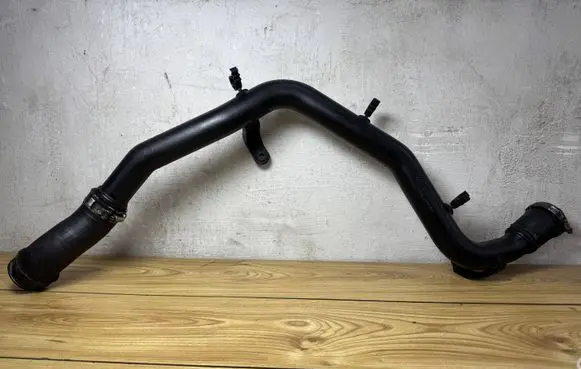 Audi Q7 4L Intercooler hose/pipe 7L6145795S 7L6145770M