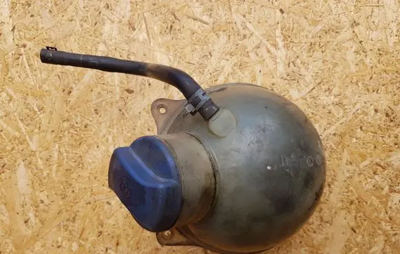 Seat Alhambra (Mk1) Coolant expansion tank/reservoir 7M3121407A 7M3121321