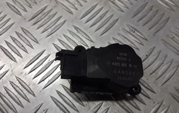 Mercedes-Benz C W203 A/C air flow flap actuator/motor A2038201642