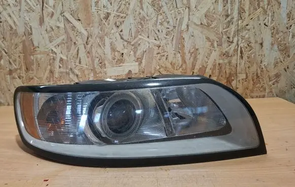 Volvo V50 Headlight/headlamp 31265695