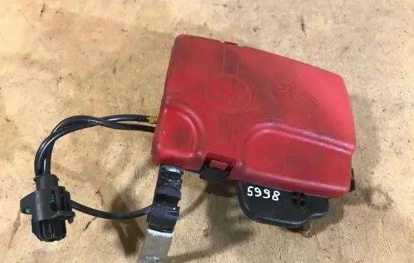 Peugeot 407 Fuse module 9658341980