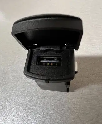USB socket connector