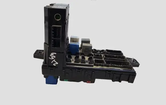 Hyundai Trajet Fuse module 954003A211