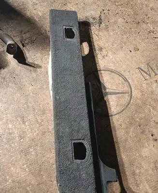 Volkswagen Touareg I Other trunk/boot trim element 7L6863527K