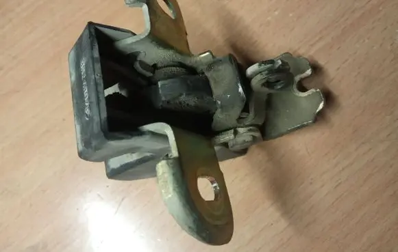 Renault Master II Rear door lock 352439F