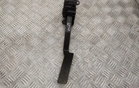 Jeep Cherokee Accelerator throttle pedal 66337E