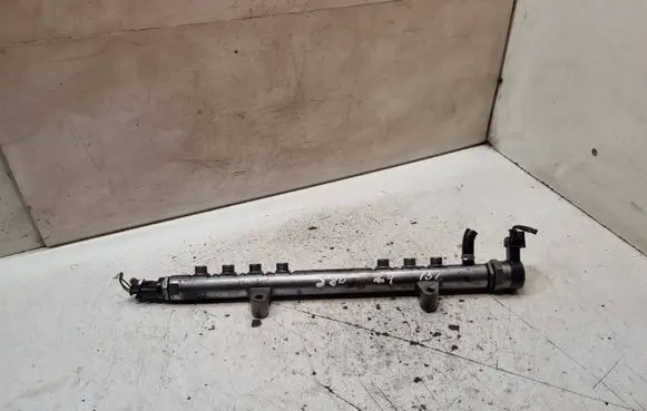 Volvo S80 Fuel main line pipe 0445215025 30777759