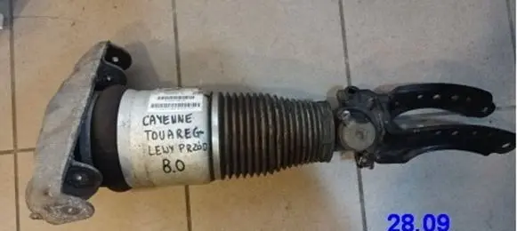 Porsche Cayenne (9PA) Air suspension front shock absorber 7L5616039F