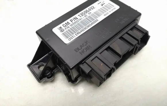 Opel Mokka X Seat control module 13596492