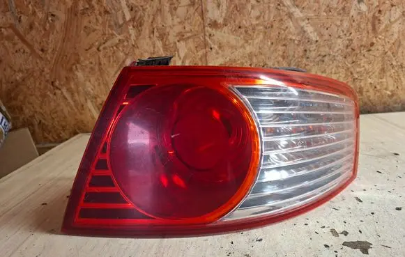 KIA Opirus Rear/tail lights