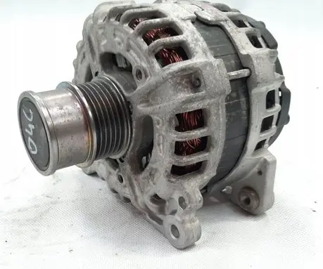 Volkswagen Golf VII Generator/alternator 04C903023L