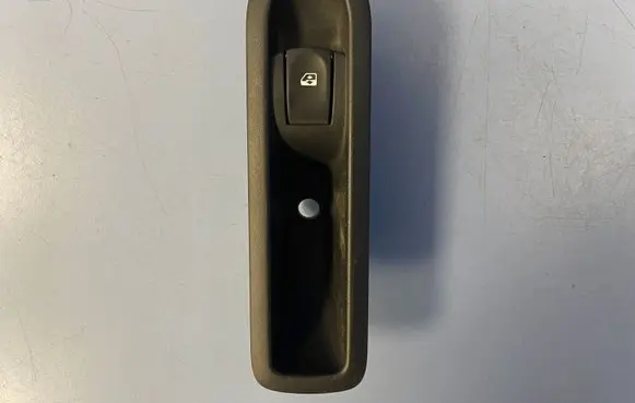 Renault Modus Electric window control switch 8200315536 8200315537