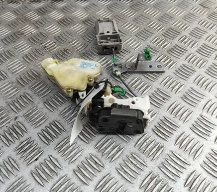 Nissan Patrol Y61 Tailgate/trunk/boot lock/catch/latch 525534H111 90671VC810