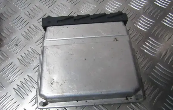 Volvo V70 Engine control unit/module 0281011441 1039s04101