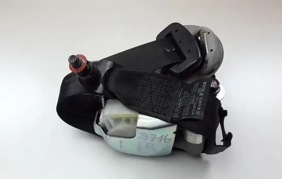 Hyundai i30 Front seatbelt 88820A6000
