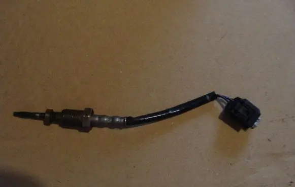 BMW 5 E60 E61 Exhaust gas temperature sensor 7809157