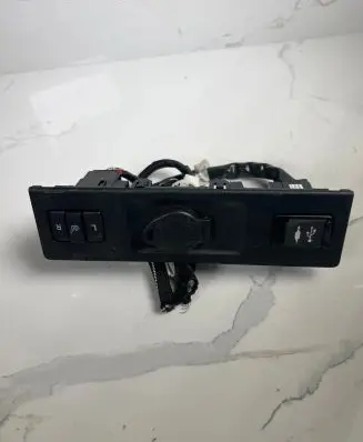 Toyota Prius+ (ZVW40) USB socket connector 5544947040