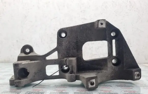 Volkswagen PASSAT B6 Generator/alternator bracket 06F903143F